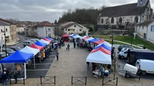 MARCHE LOCAL PLACE DE LA MAIRIE 